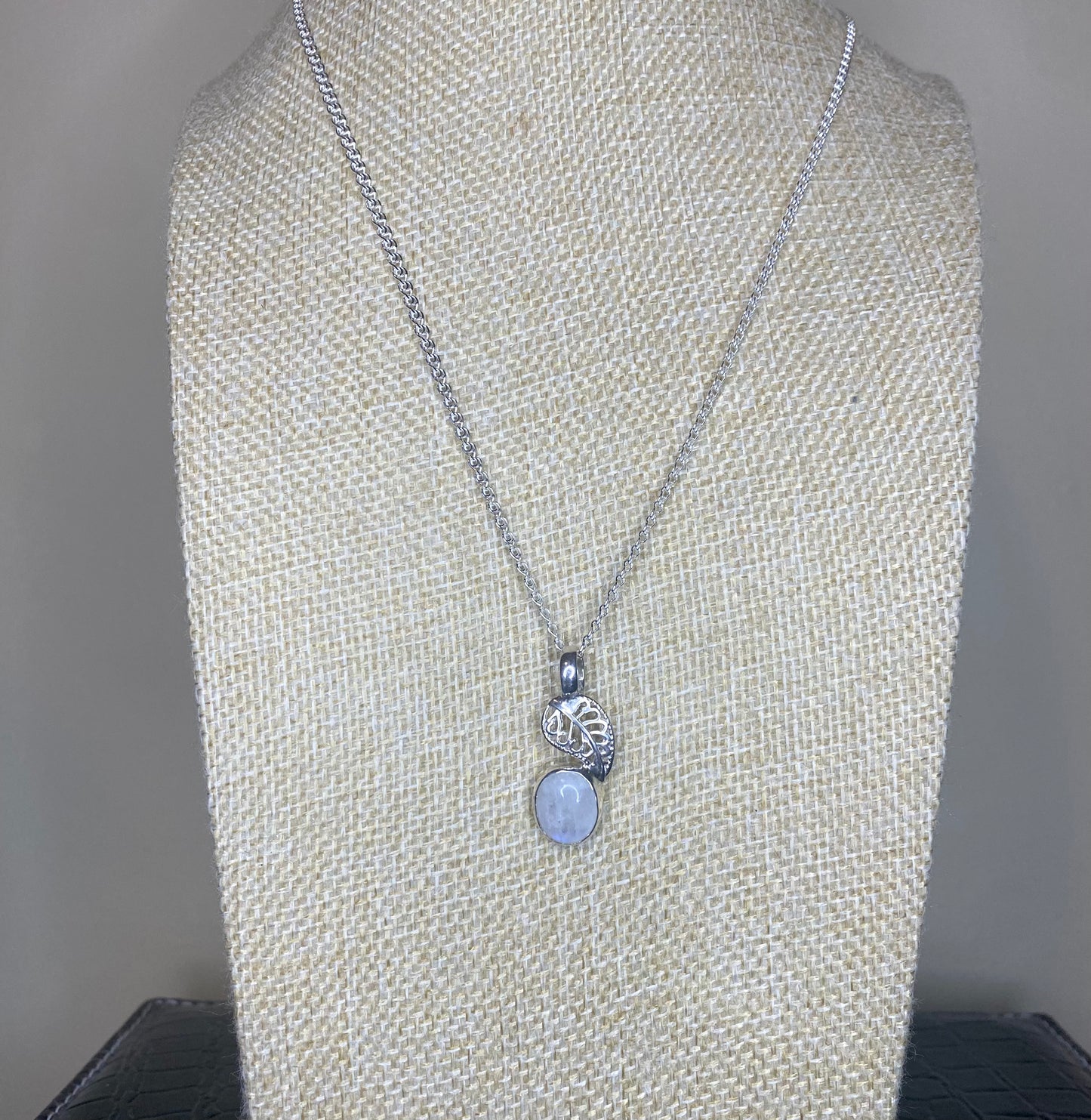 30% OFF - MOONSTONE